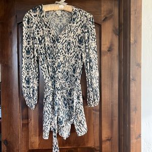 So so cute! Blue and white Roan and Ryan romper, size Small